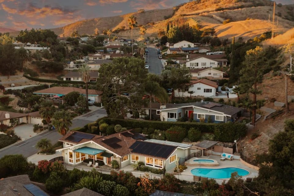 Luxury Overlooking House in Whittier