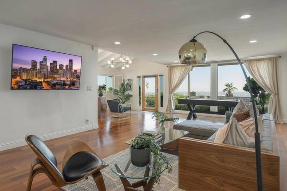 Luxury Overlooking House in Whittier