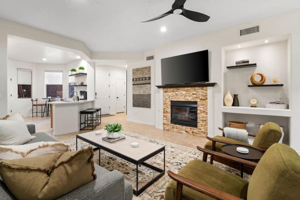 Resort Style Living with Heated Pool, Spa, Gym, and nearby Golf House in Kierland