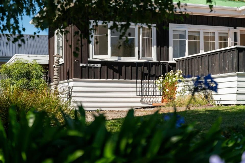 Wych Hazel - cute 2 bedroom cottage, cental Taupo House in Taupo