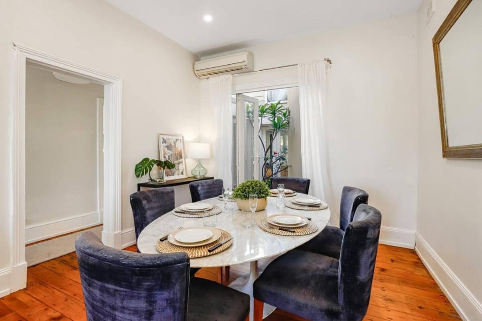 Bright and Spacious Home, Near to Sydney CBD House in Sydney