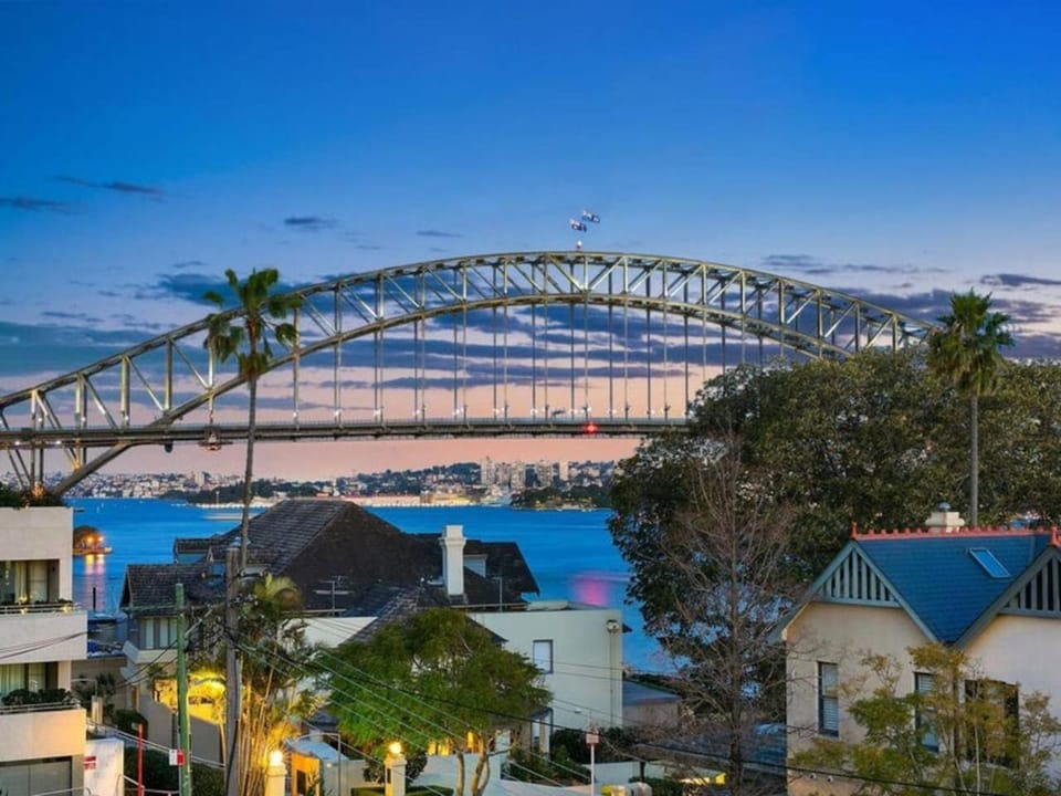 Bright and Spacious Home, Near to Sydney CBD House in Sydney