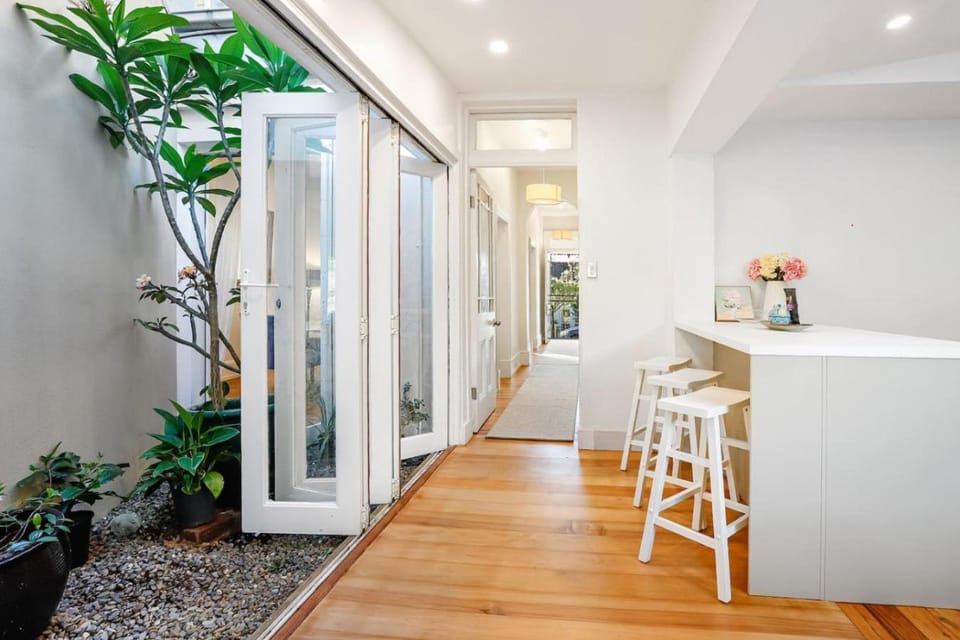 Bright and Spacious Home, Near to Sydney CBD House in Sydney