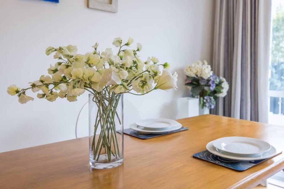 Cosy St Marys Bay Retreat with Parking Apartment in Auckland