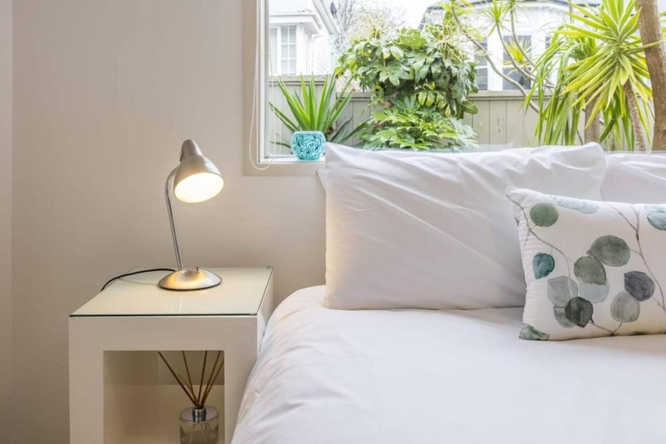 Cosy St Marys Bay Retreat with Parking Apartment in Auckland
