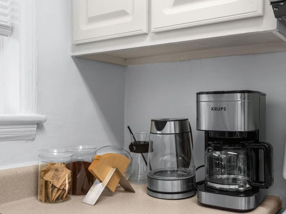 Coffee/tea facilities, Kitchen or kitchenette