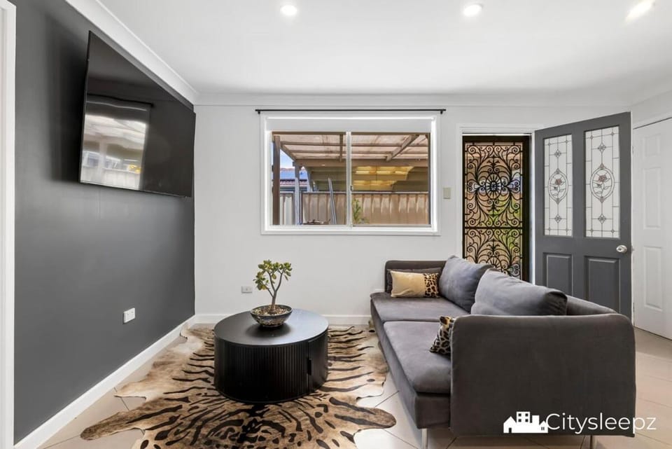 Dean Park 2-Bed Unit House in Sydney