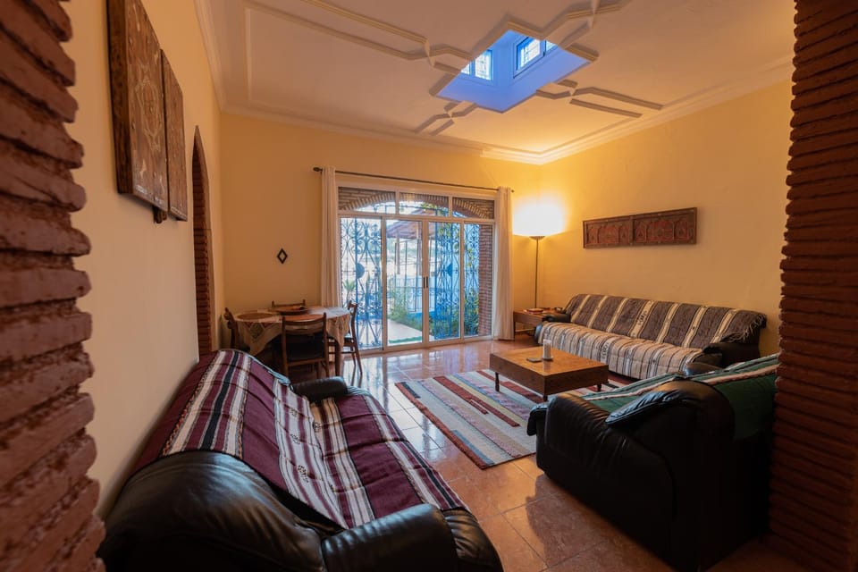 Living room, Photo of the whole room, Seating area