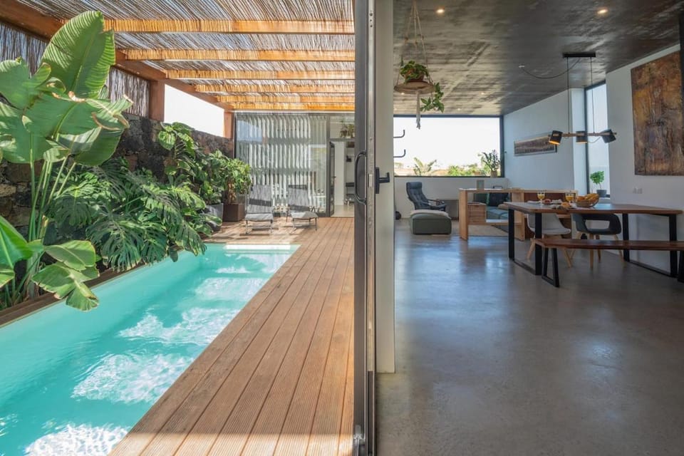 Seating area, Swimming pool