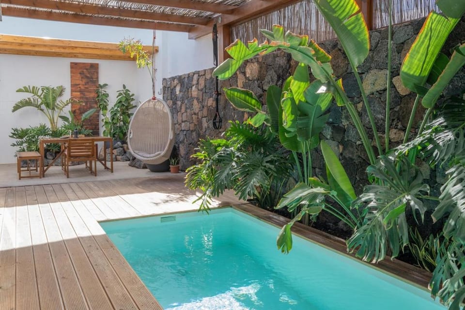 Patio, Garden, Swimming pool