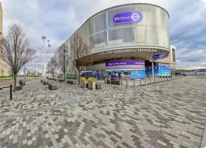 Modern 2bed Apt with pool access step from The O2 Apartment in London Borough of Lewisham