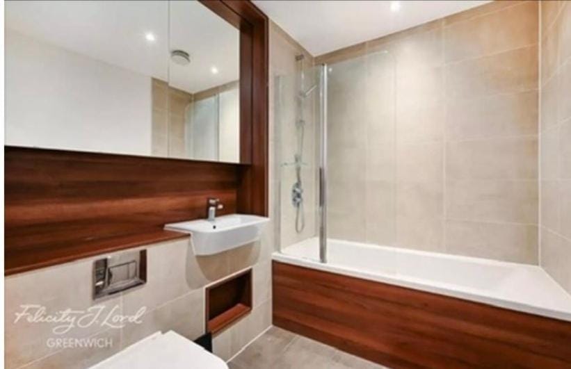 Modern 2bed Apt with pool access step from The O2 Apartment in London Borough of Lewisham