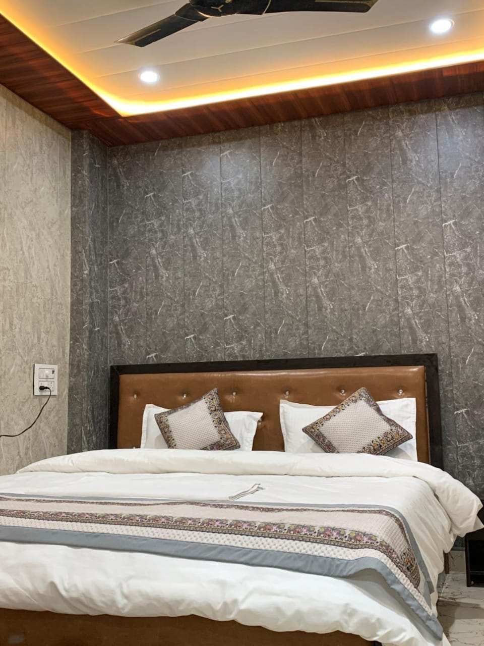 Shri Kamla stays near Kashi Vishwanath temple Bed and Breakfast in Varanasi