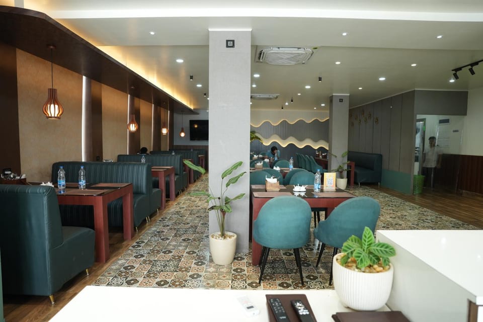 Hotel Royal Paradise - Fuel-up for the Journey Hotel in West Bengal
