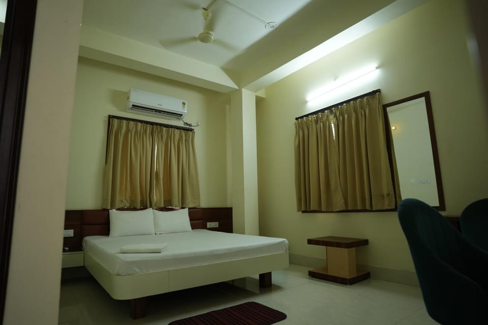 Hotel Royal Paradise - Fuel-up for the Journey Hotel in West Bengal