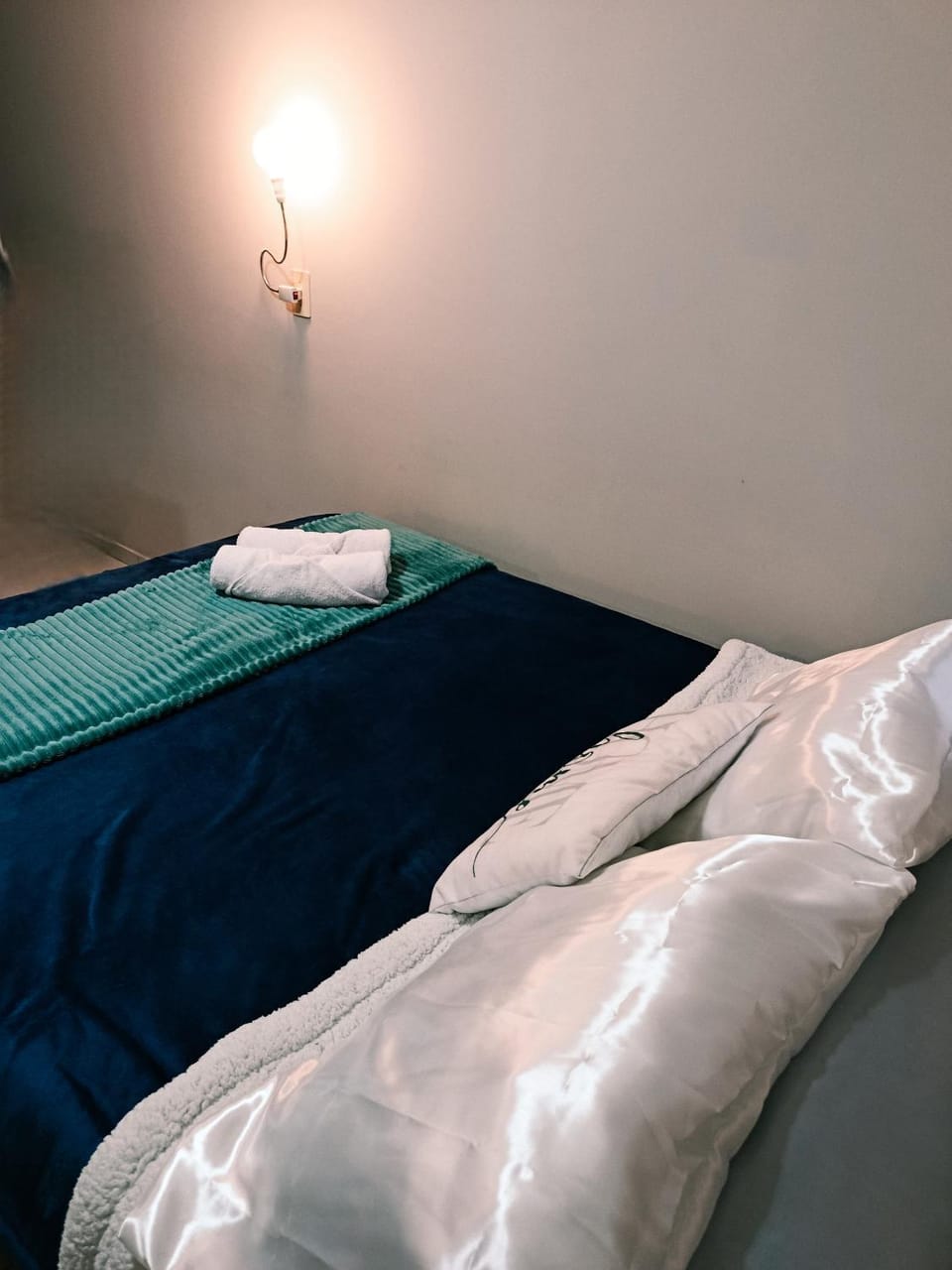Quarto confortável dentro de residência 3 km do Aeroporto e praias , Estacionamento Grátis Apartment in Navegantes
