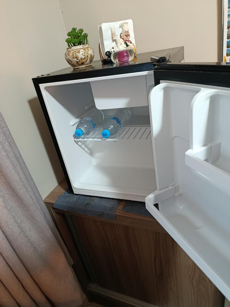 Quarto confortável dentro de residência 3 km do Aeroporto e praias , Estacionamento Grátis Apartment in Navegantes
