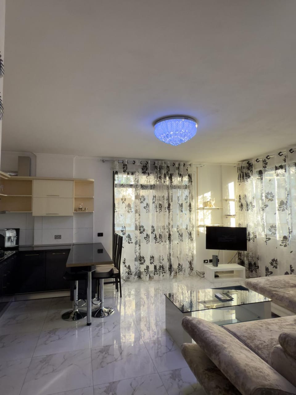 Kitchen or kitchenette, Living room, Seating area