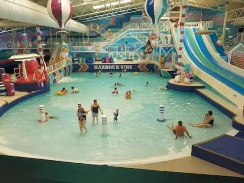 Swimming pool, Swimming pool