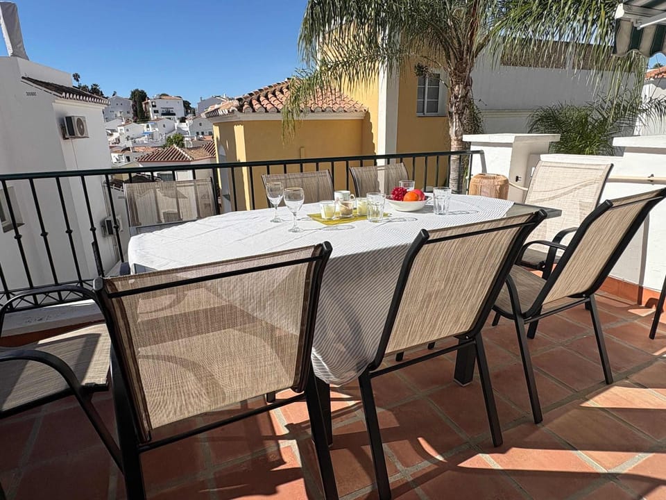 SHR011 Stylish Retreat near Burriana Beach Apartment in Nerja