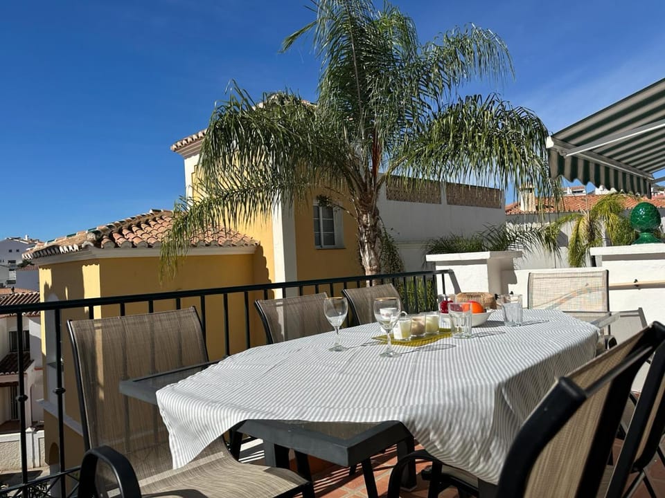 SHR011 Stylish Retreat near Burriana Beach Apartment in Nerja