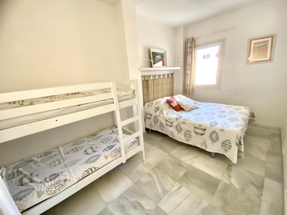 Bed, Photo of the whole room, Bedroom, wardrobe, air conditioner