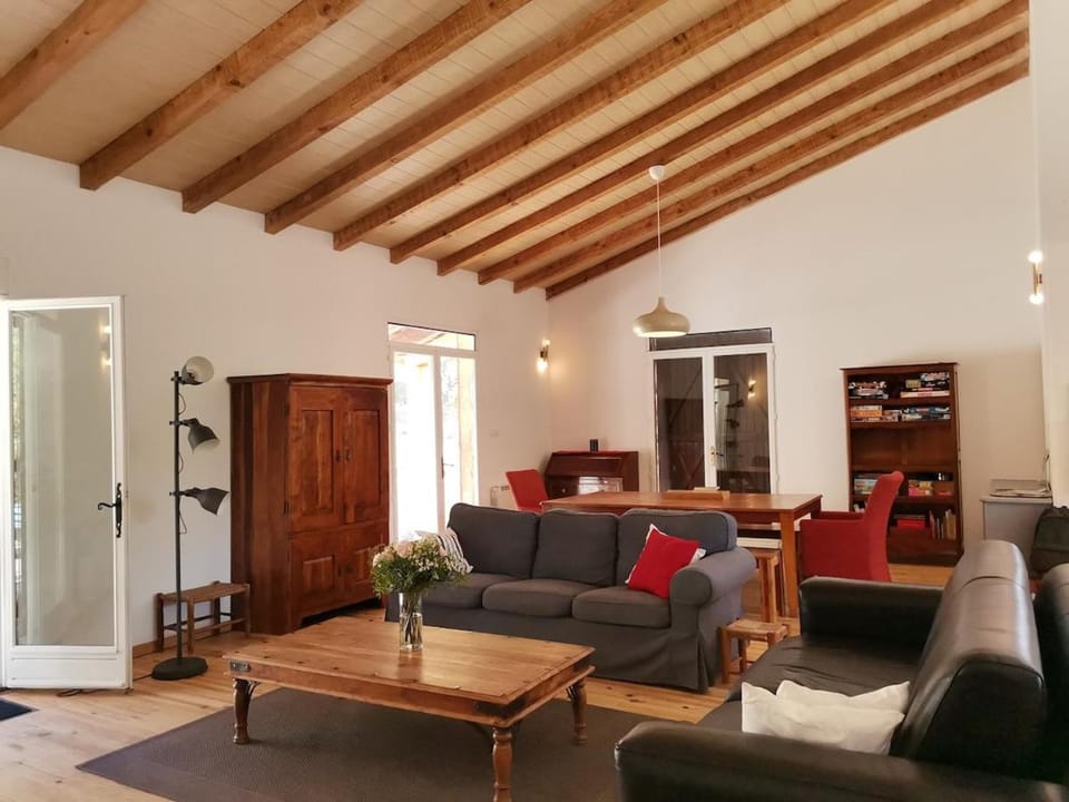 Maison familiale, 3ch climatisées, piscine 5x10, terrain 5000m2 House in Aups