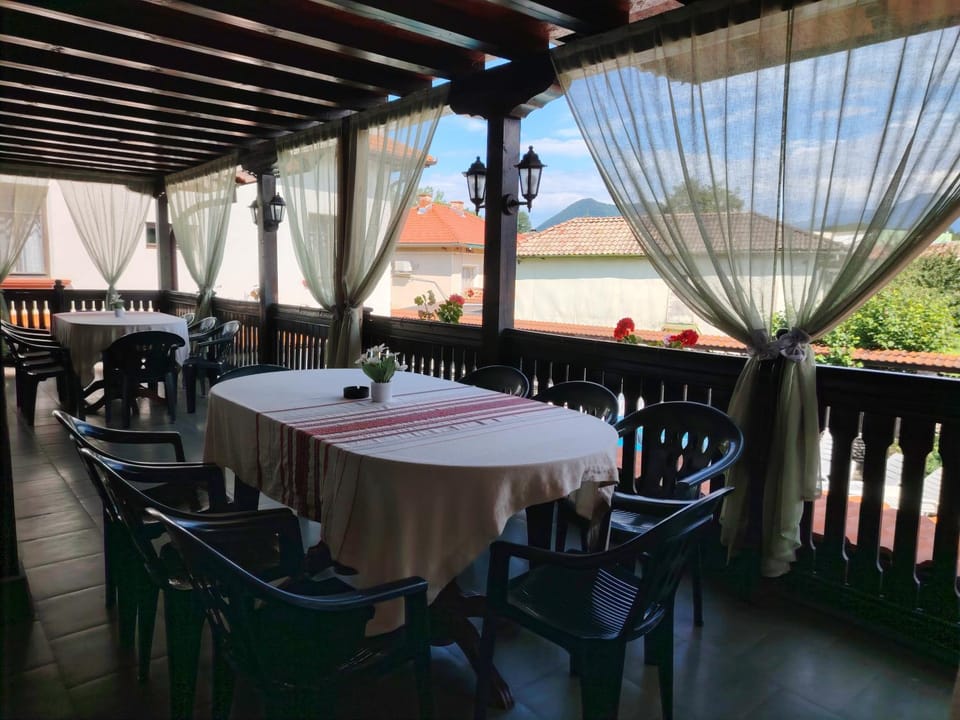 Къща за гости Бащин дом Bed and Breakfast in Gabrovo, Bulgaria