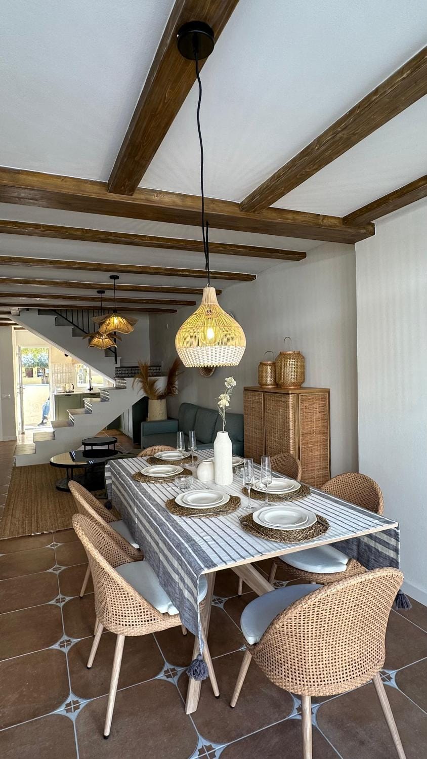Living room, Dining area