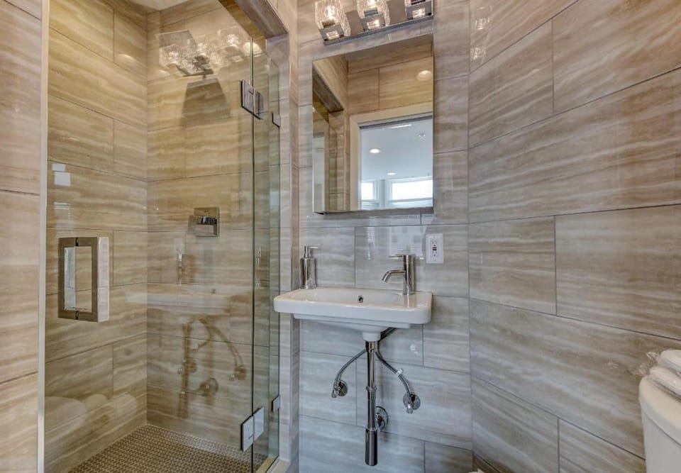 Suite B DuPont CircleKalorama Luxury Apartment Bed and Breakfast in Arlington