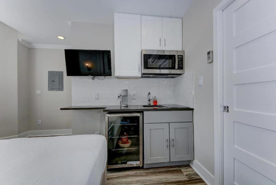 Suite B DuPont CircleKalorama Luxury Apartment Bed and Breakfast in Arlington