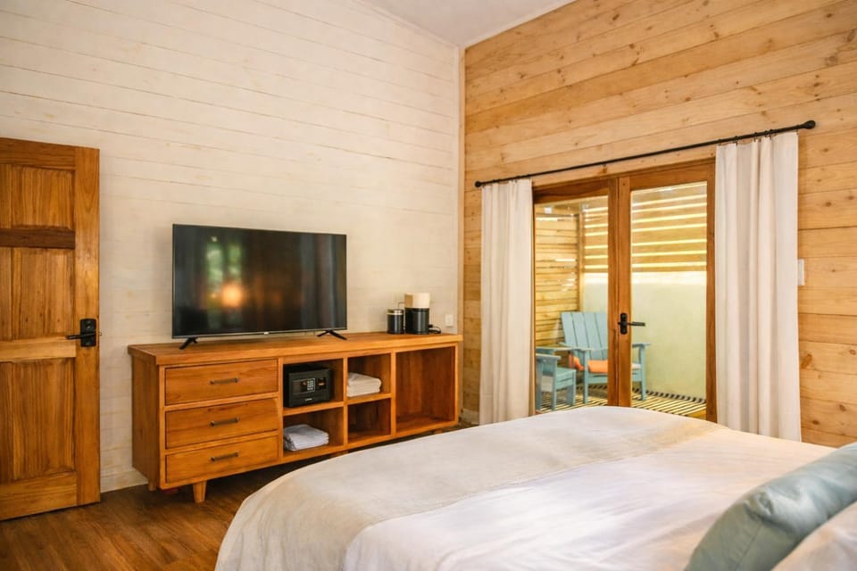 TV and multimedia, Coffee/tea facilities, Bedroom, safe