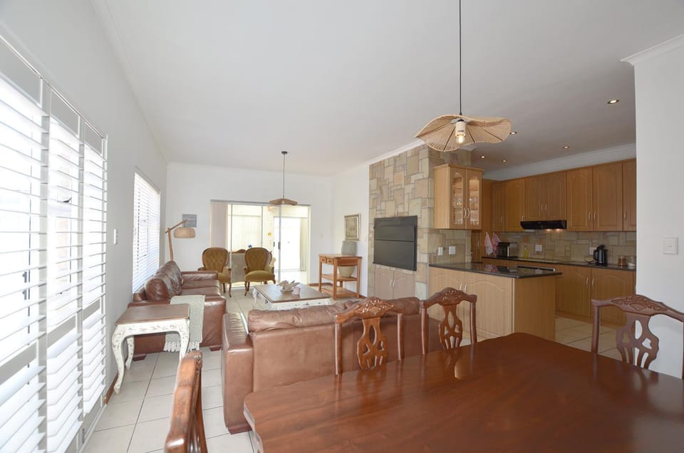BBQ facilities, BBQ facilities, Seating area, Dining area, kitchen