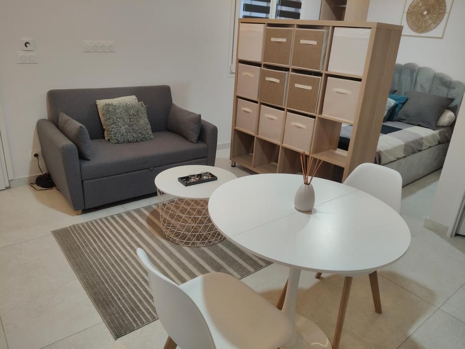 Studio Neuf Aubergenville Apartment in Île-de-France