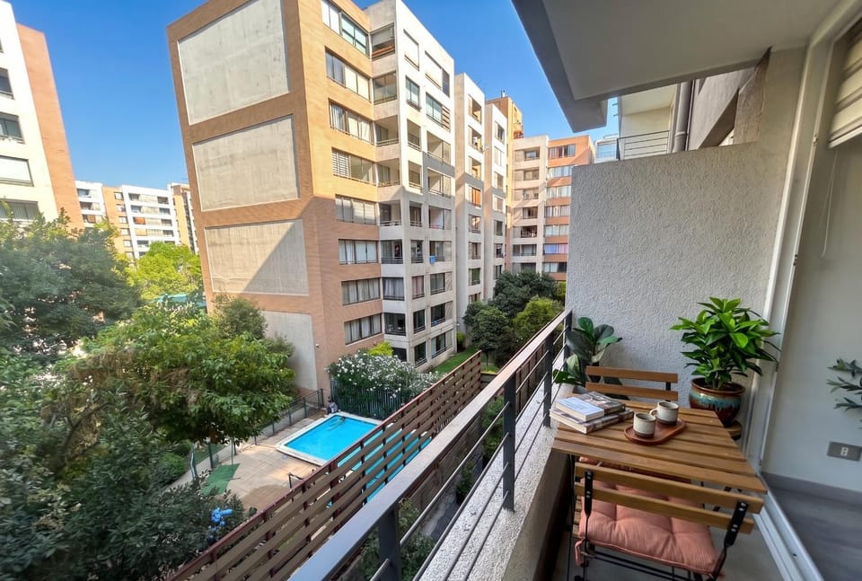 Eco España I Movistar Arena I 1H1B Apartment in Santiago