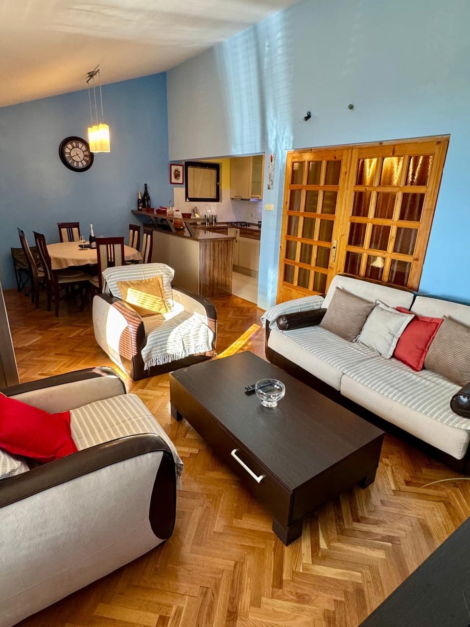 TV and multimedia, Living room, Seating area