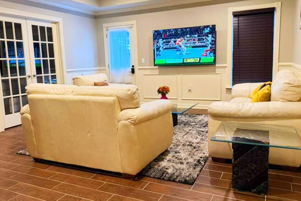 Private and Relaxing Getaway with Gym, Pool & Hot Tub Apartment in Buford