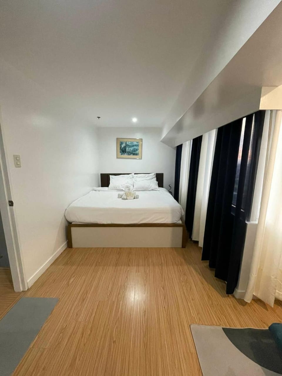 Luxury 2BR with Stunning Skyline Views in BGC Apartment in Makati