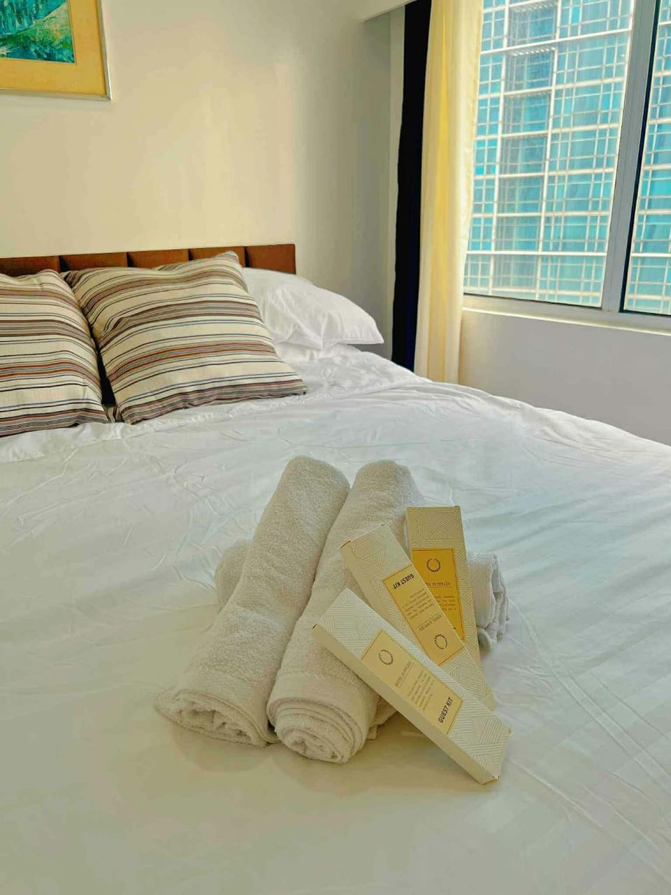 Luxury 2BR with Stunning Skyline Views in BGC Apartment in Makati