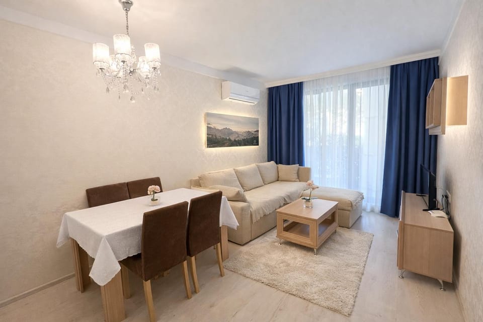 Living room, Dining area, air conditioner