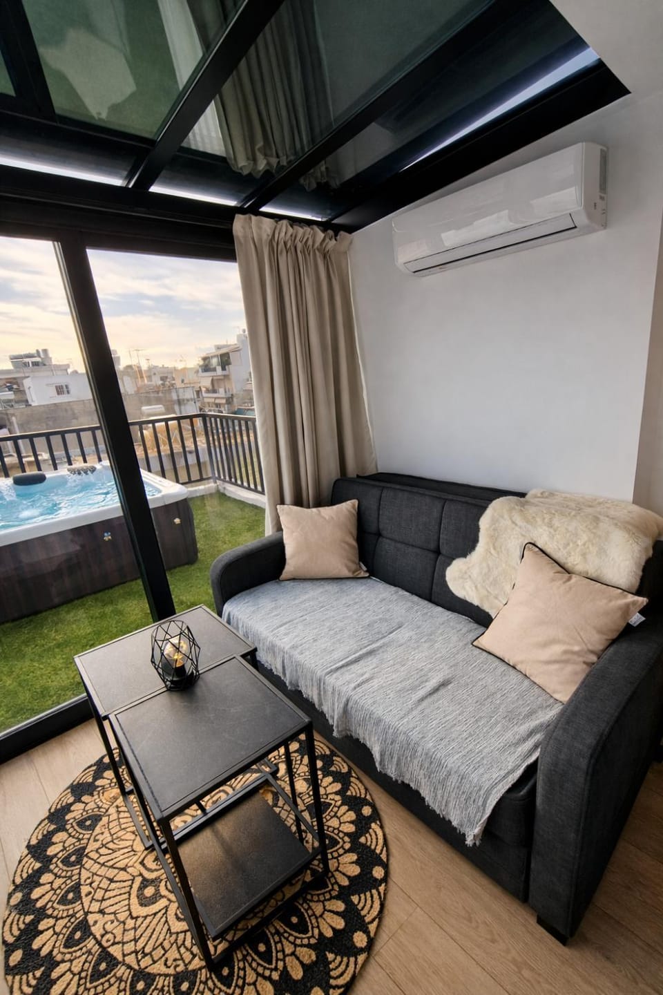 Living room, Seating area