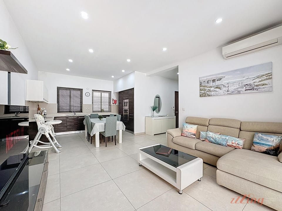 TV and multimedia, Kitchen or kitchenette, Living room, Seating area, Dining area, air conditioner