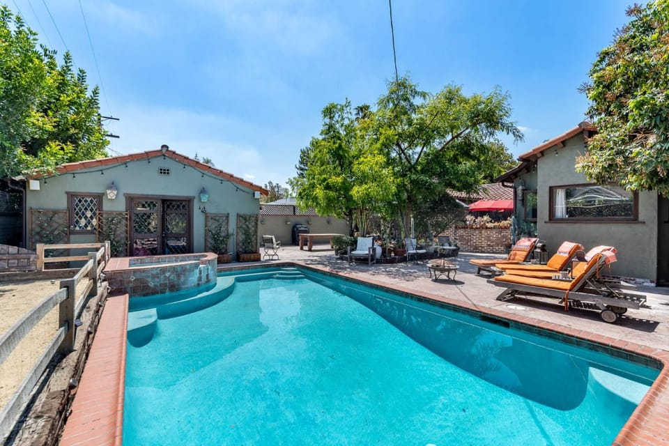 New Listing Poolside Manor in the Valley House in Valley Village