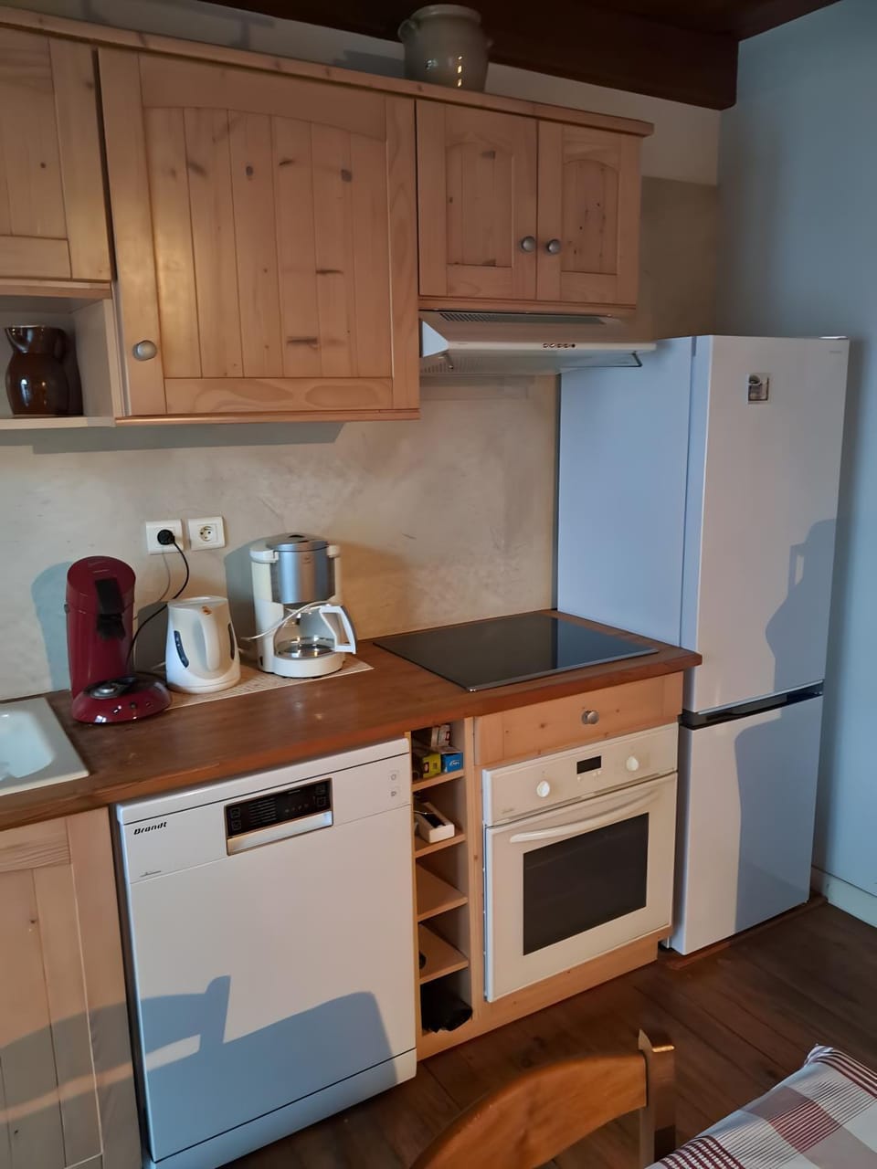 Kitchen or kitchenette, Living room