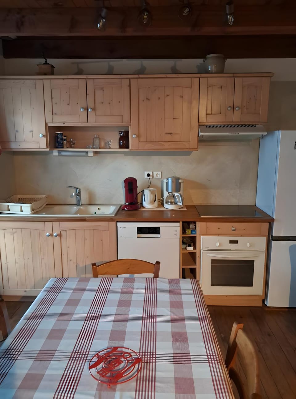 Kitchen or kitchenette, Living room