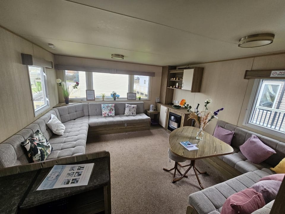 C21 sunnymede 8 berth 3 bedrooms lead person must be over 30 Apartment in Ingoldmells