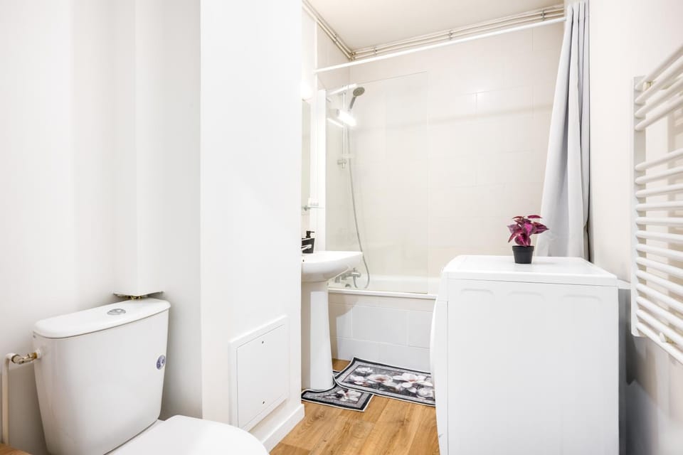 Toilet, Bathroom, Bath, washing machine