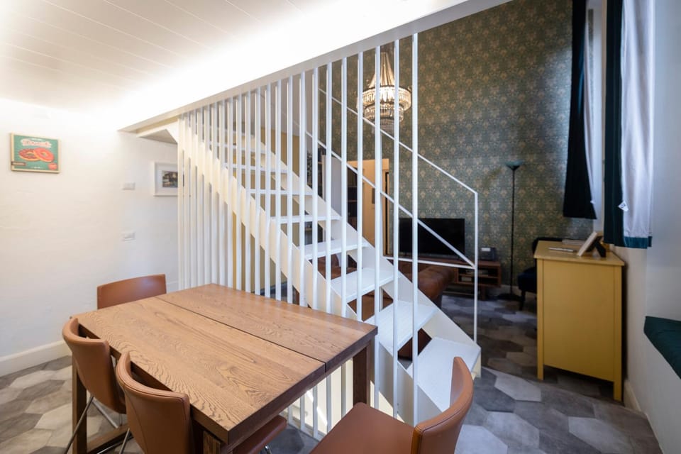 Dining area, kitchen
