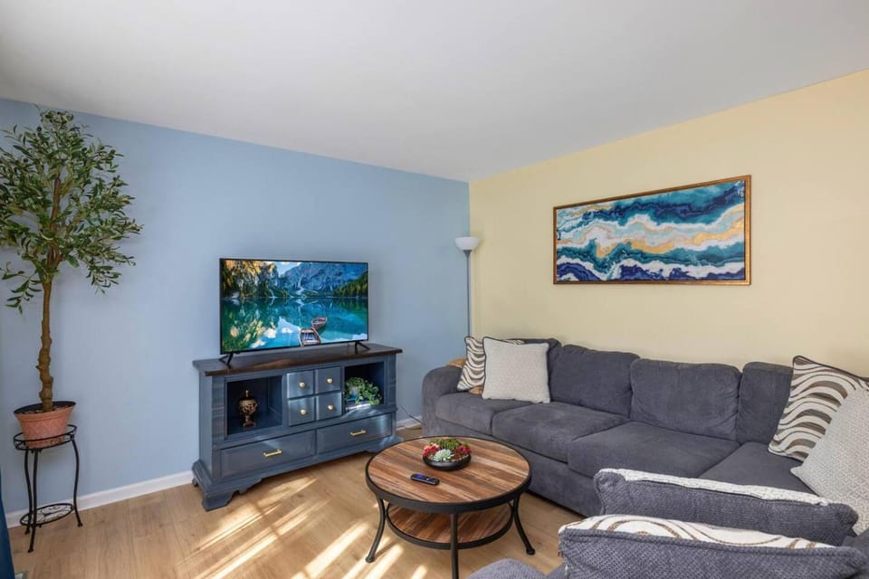 NEW! Special intro rates! Lovely 2 Bedroom House in Matthews