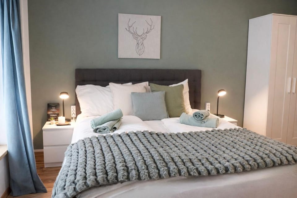 Bed, Bedroom